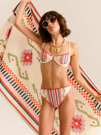 Cala Bikini Bottom-Carolina K