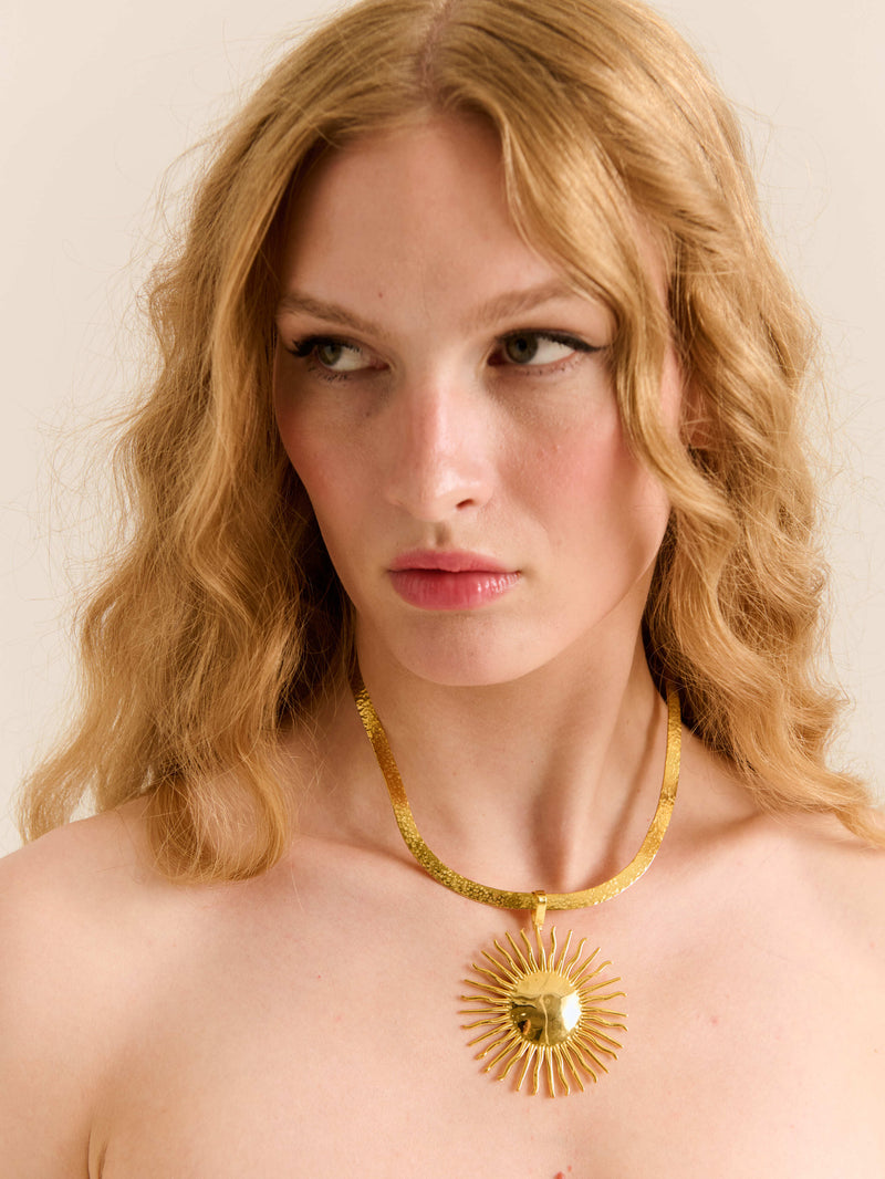 Sol de Mayo Choker-Carolina K