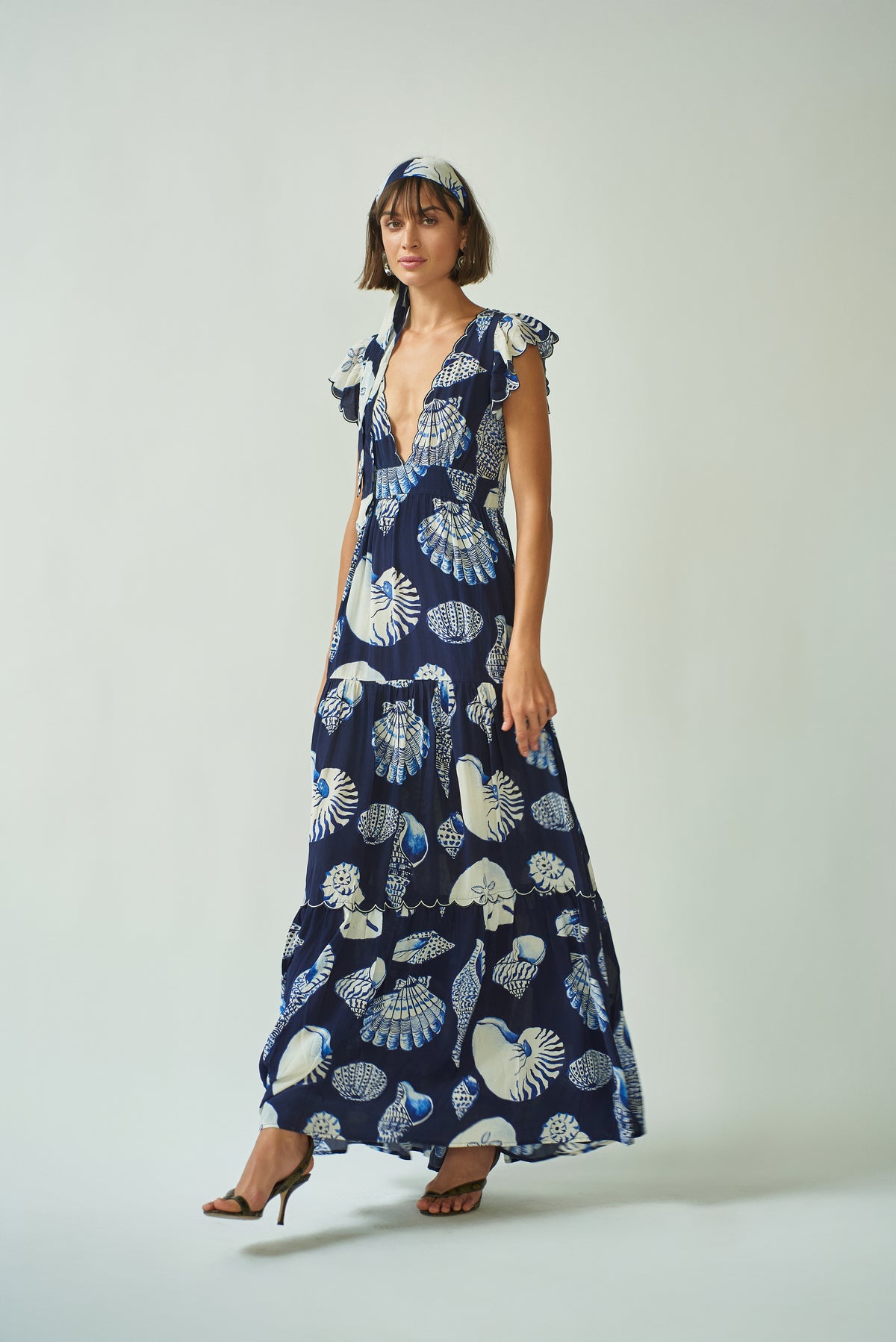 milla dress Having a princess moment in the most gorgeous @milla Bag by @dior #ItsMilla #Dior up closure Lining Tender Floral Midi Dress Review