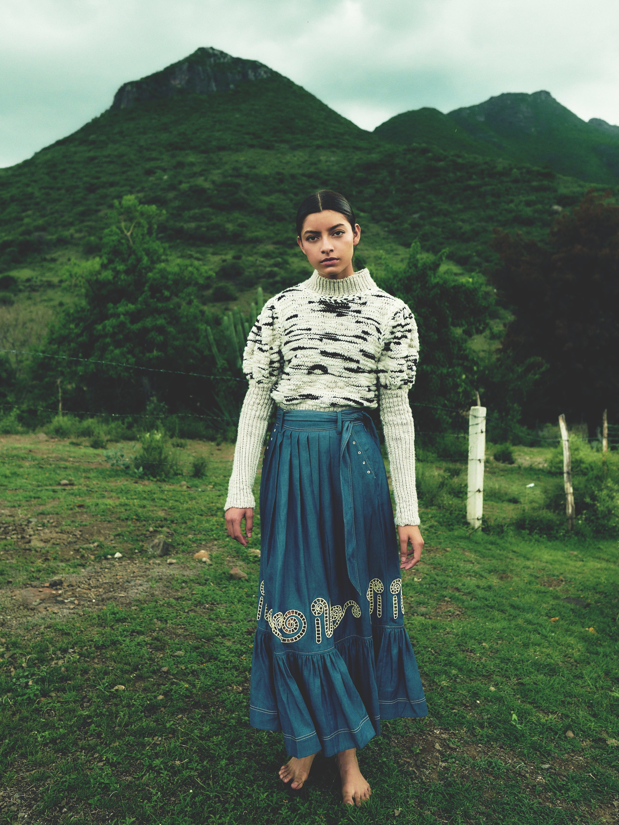 スカート RONRON HEART PENDANT LACE TRACK LINE FLARE MAXI SKIRT NAVY R Pull-On Tiered Lace Trim Maxi Skirt